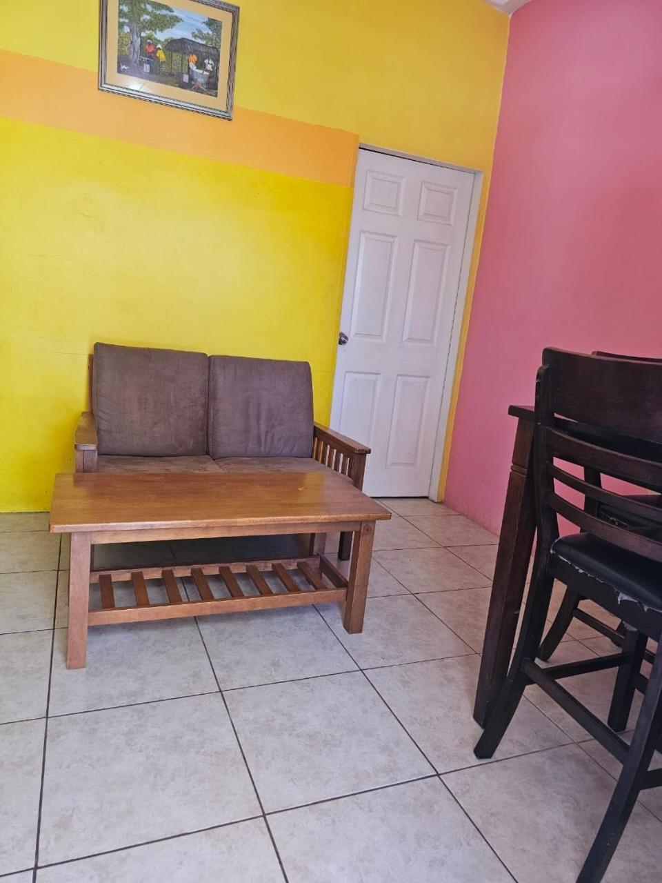 Fish Tobago Guesthouse Or Joy And Brandon Guesthouse Buccoo 部屋 写真