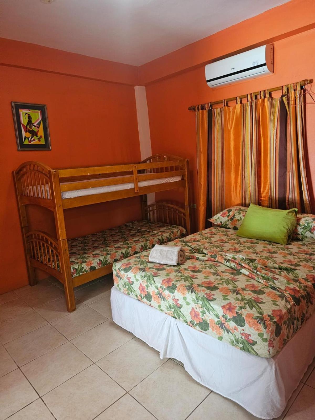 Fish Tobago Guesthouse Or Joy And Brandon Guesthouse Buccoo 部屋 写真