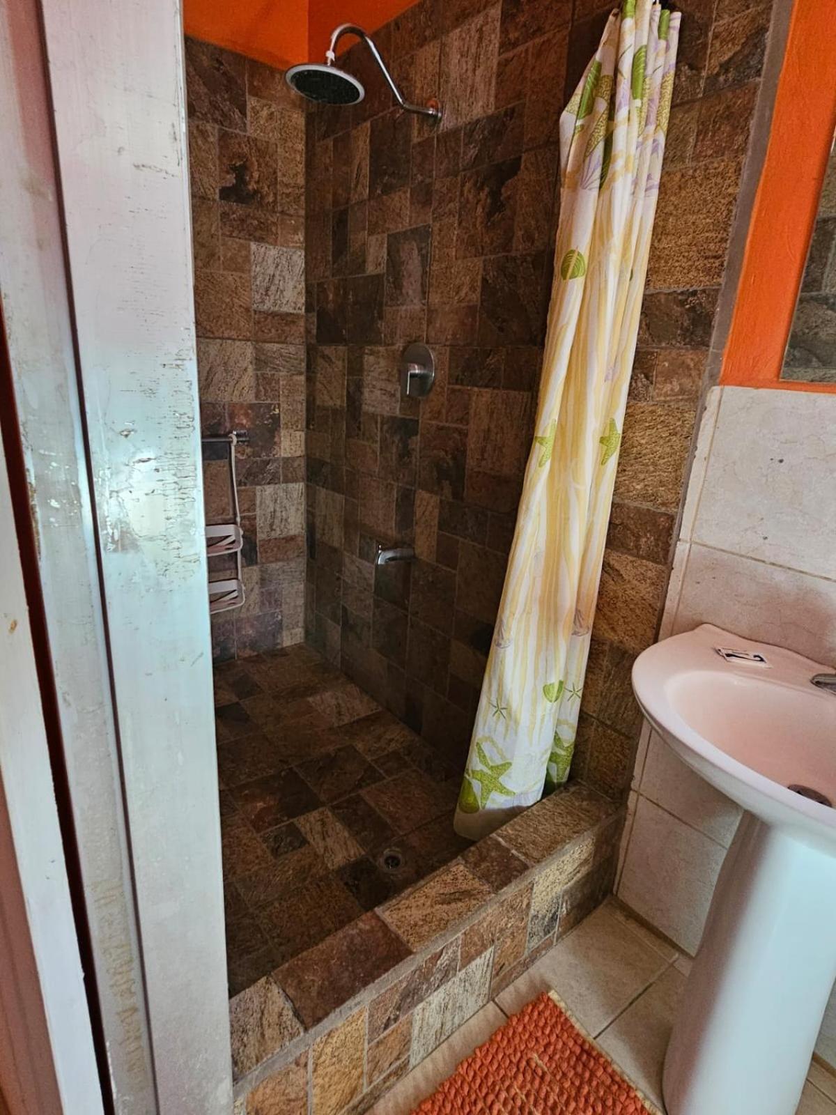 Fish Tobago Guesthouse Or Joy And Brandon Guesthouse Buccoo 部屋 写真