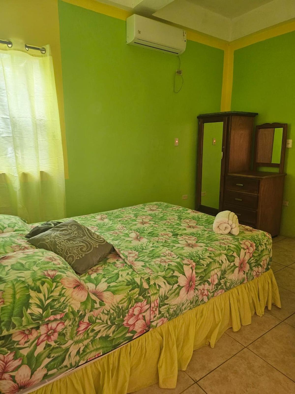 Fish Tobago Guesthouse Or Joy And Brandon Guesthouse Buccoo 部屋 写真